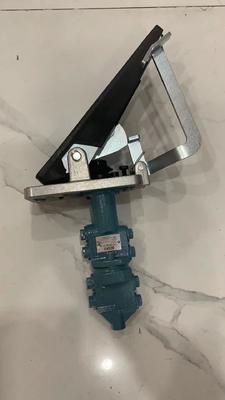 31LM-40220 31LM40220 Hydraulic Foot Valve Pedal for HYUNDAI Foot Pilot Valve Pedal