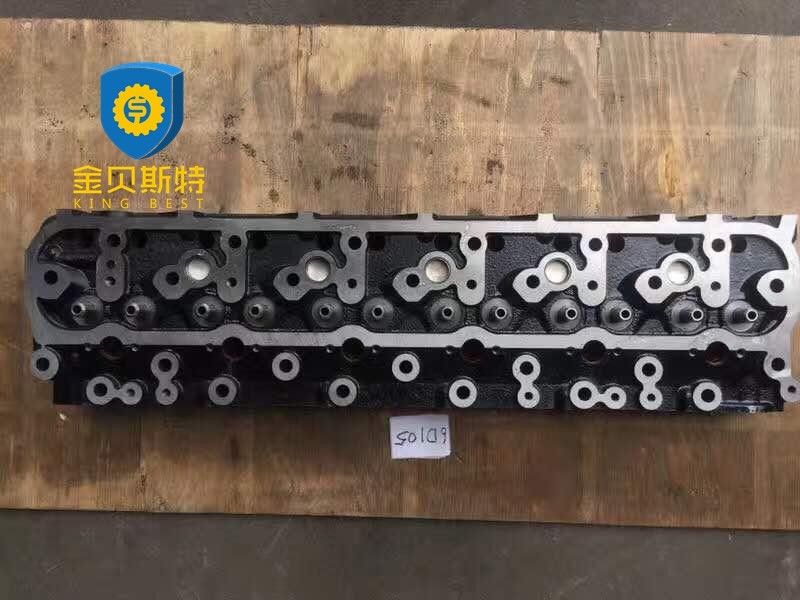 Komatsu Excavator Engine Parts PC200-1  6D105-1 Diesel Engine Cylinder Head